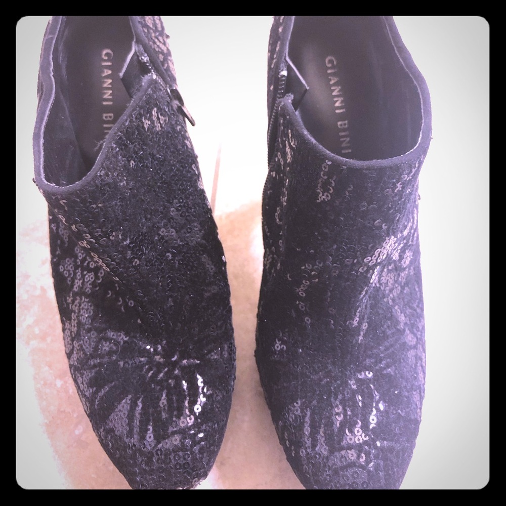 Gianni Bini Booties